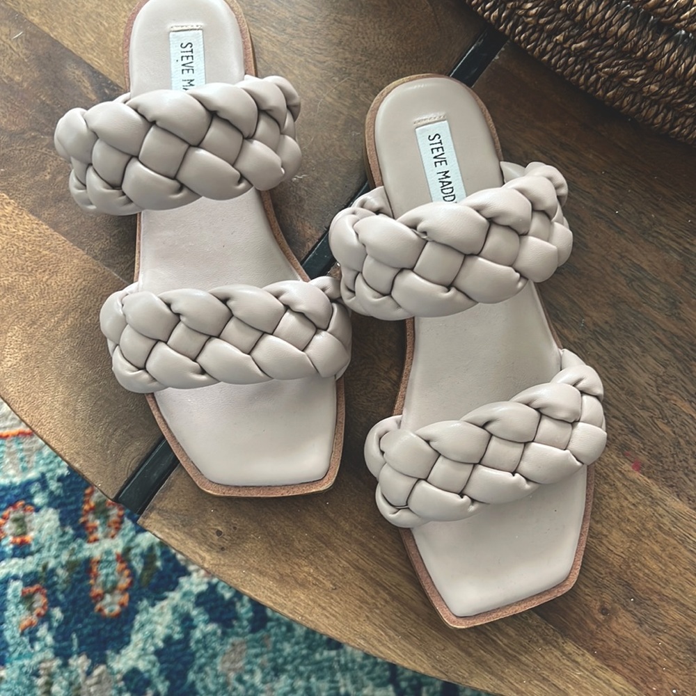 Steve Madden sandals barely worn 8!!